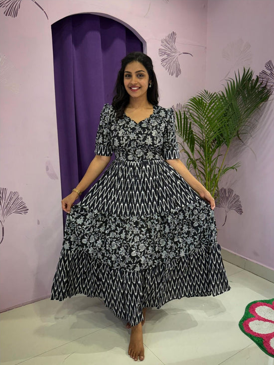 Women's Black & White V neck Maxi Dress