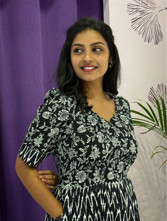 Women's Black & White V neck Maxi Dress