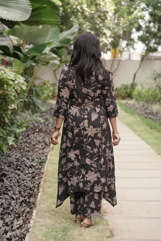 Midnight Blossom Scallop Neck Cotton Kurta Set