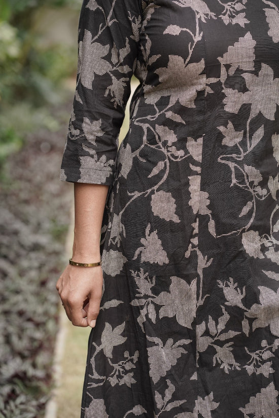 Midnight Blossom Scallop Neck Cotton Kurta Set