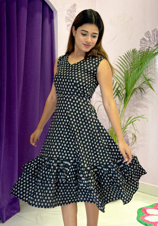 Black Petal Sleeveless Cotton Dress